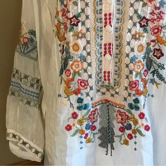 JOHNNY WAS White Rayon Tunic Blouse Top Colorful Floral EMBROIDERY Size Small - Picture 3 of 11